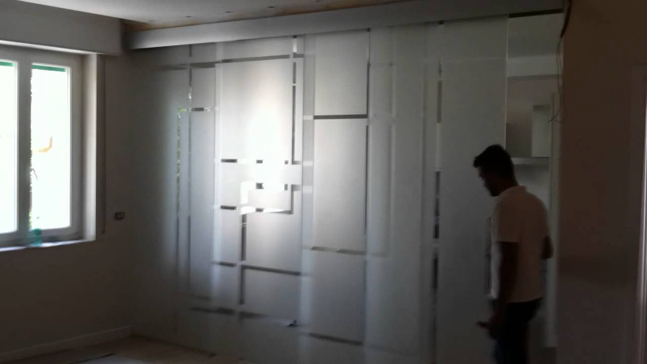 Porta scorrevole vetro a trascinamento tecnovetro matera youtube Pareti scorrevoli in vetro