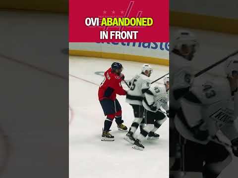 All-time leading goal scorer left wide open 😐