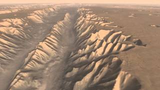 Flyby through Valles Marineris (animation)