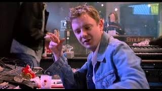 Download lagu 24 Hour Party People-BEZ HAPPY MONDAYS SCENE