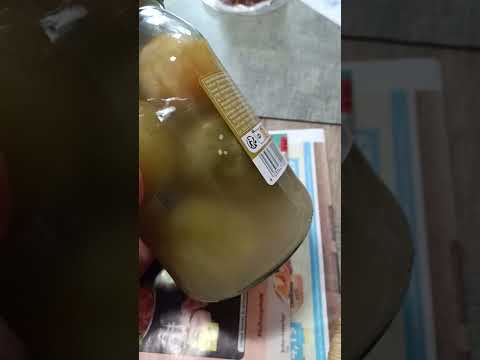 Пробую маринованные зелёные