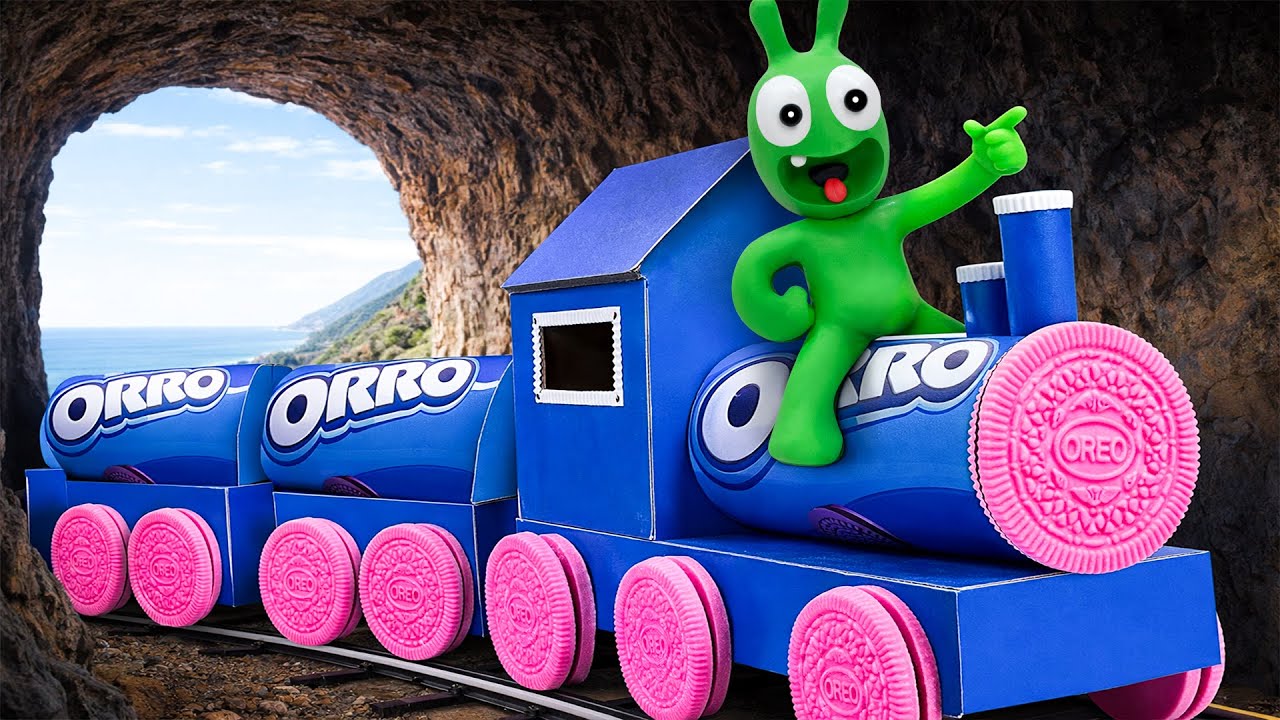 Pea Pea Builds a Train from Oreo Cookies – Will This Crazy Idea Work