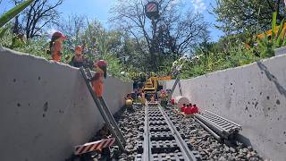 LEGO Cargo Train 7898 - Rail Segments Delivery - Construction Video Part 25