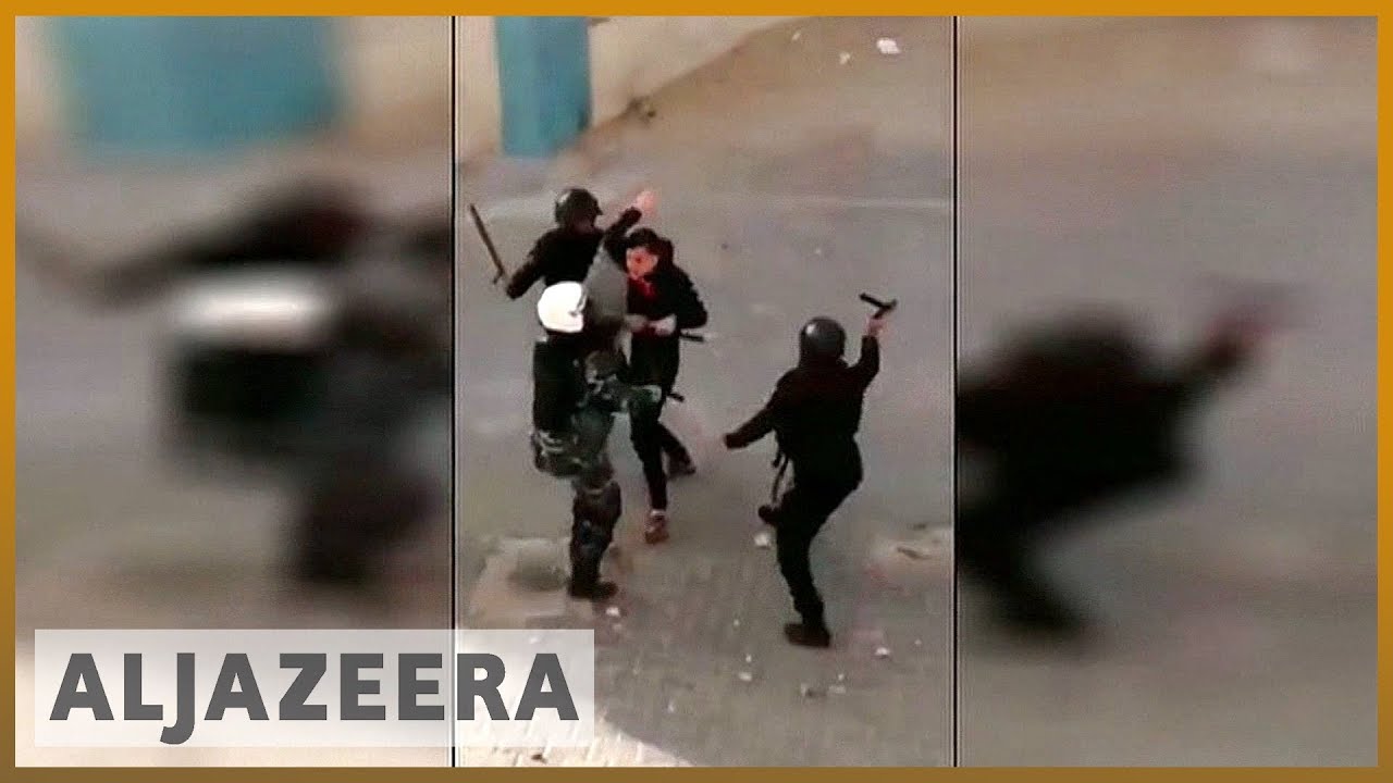 احتجاجات شباب غزة: حماس تشن حملة قمع ضد المتظاهرين | الجزيرة الإنجليزية