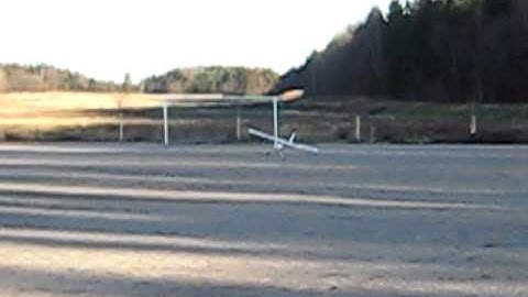 Multiplex Mentor: First landing after maiden flight