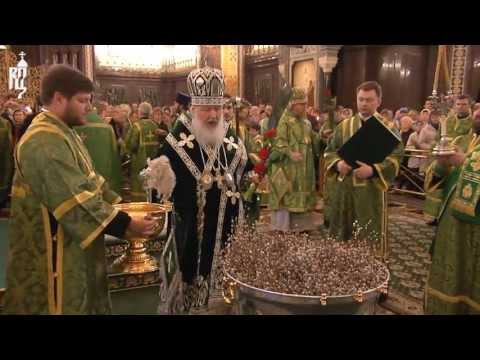 В канун Вербного воскресенья Патриарх освятил ваии