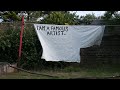 I am a famous artist  on a washing line