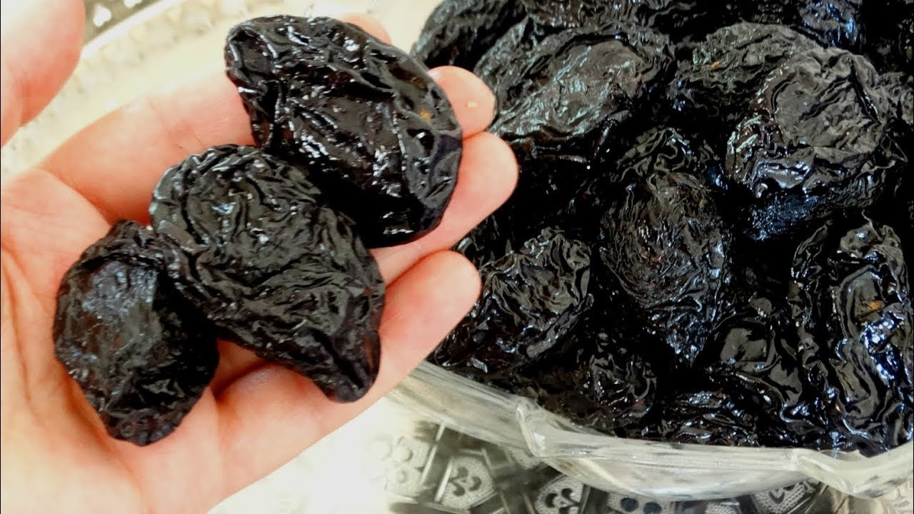 طريقةتجفيف البرقوق  سهلة  وناجحه تخليه يبقى اكترمن سنة بلا مجمد