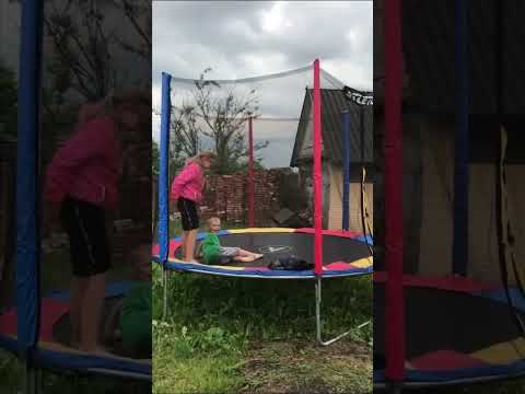 Батут дитячий Atleto 312 см із захисною сіткою для дому та дачі різнобарвний 21000133, видео 1