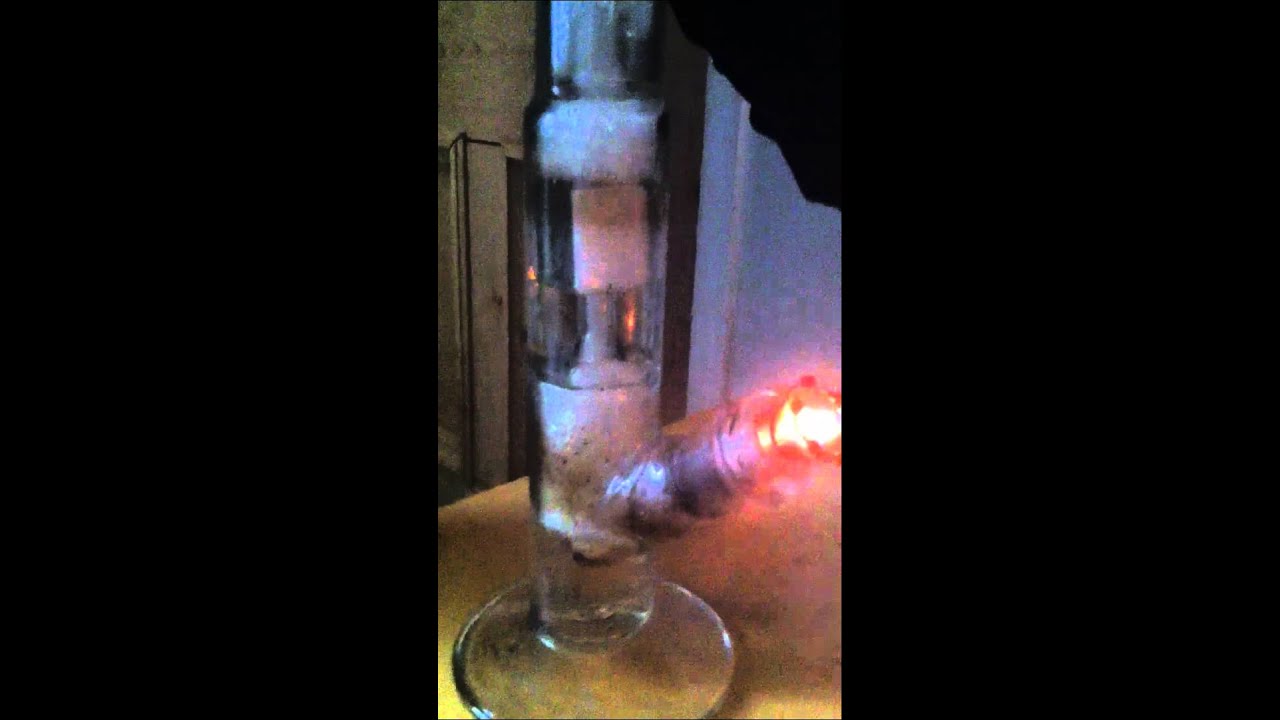 Crazy bong hit !!!