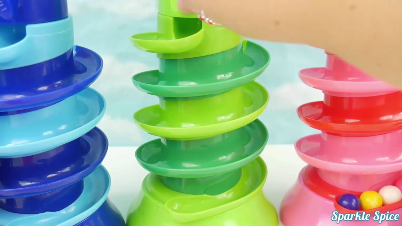 Masks PJ learn colors with dubble bubble gum ball game