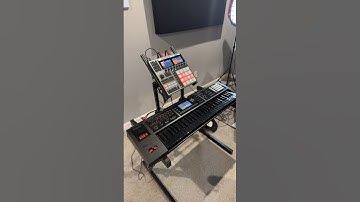 Made my First Completed beat on Maschine Plus with External Synth.. Beat came out Mid..😁🤣🤣