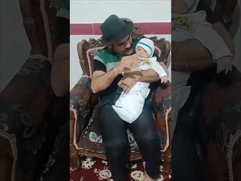 بشکن میزنم ساکت نگاه میکنه