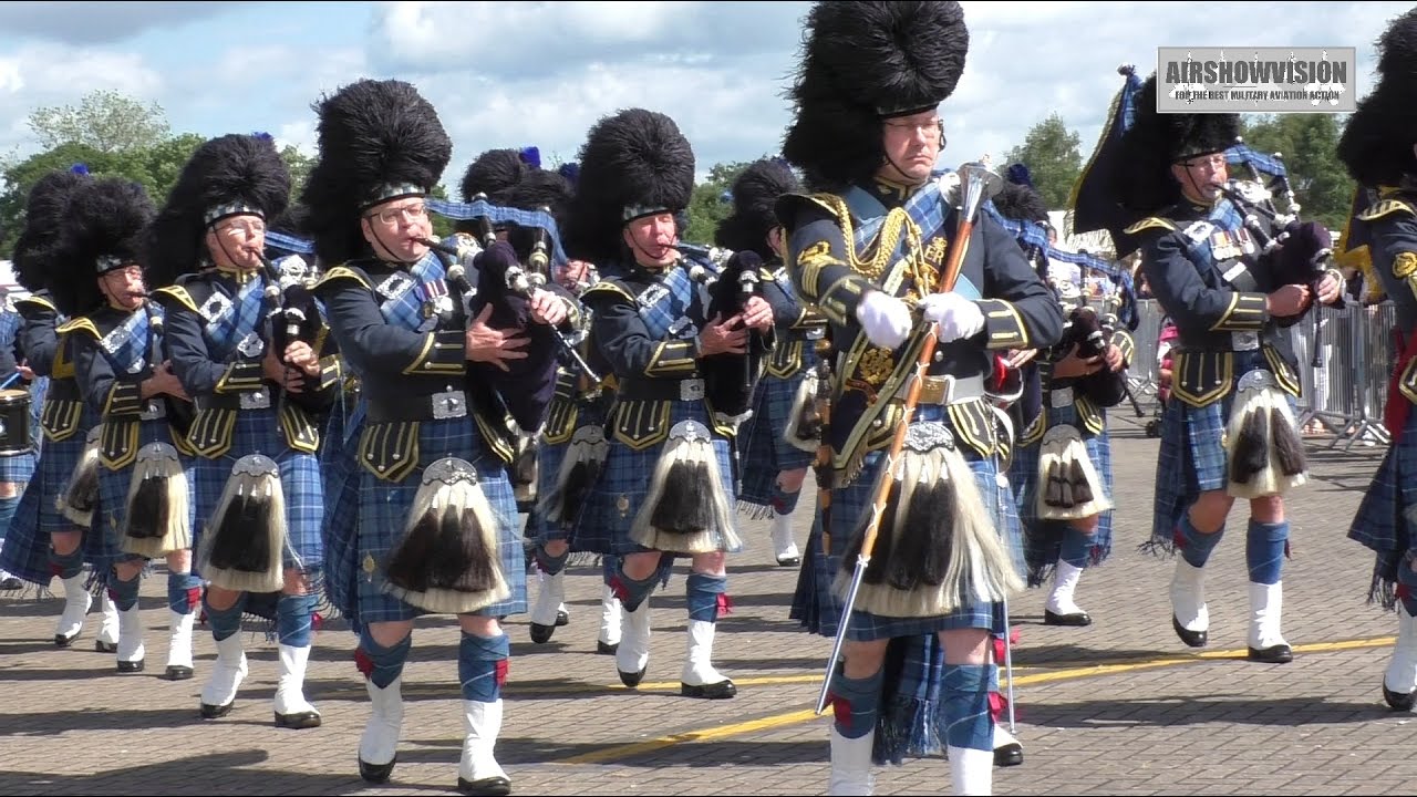 RAF PIPES & DRUMS BAND/COSFORD AIRSHOW HIGHLIGHTS (airshowvision) YouTube