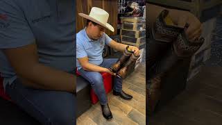 Ya Viste Las Botas Mamalonas ?