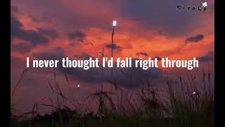 Download Lagu Hero - Cash Cash (Don't Need Your Wings To Fly) [lyrics] MP3