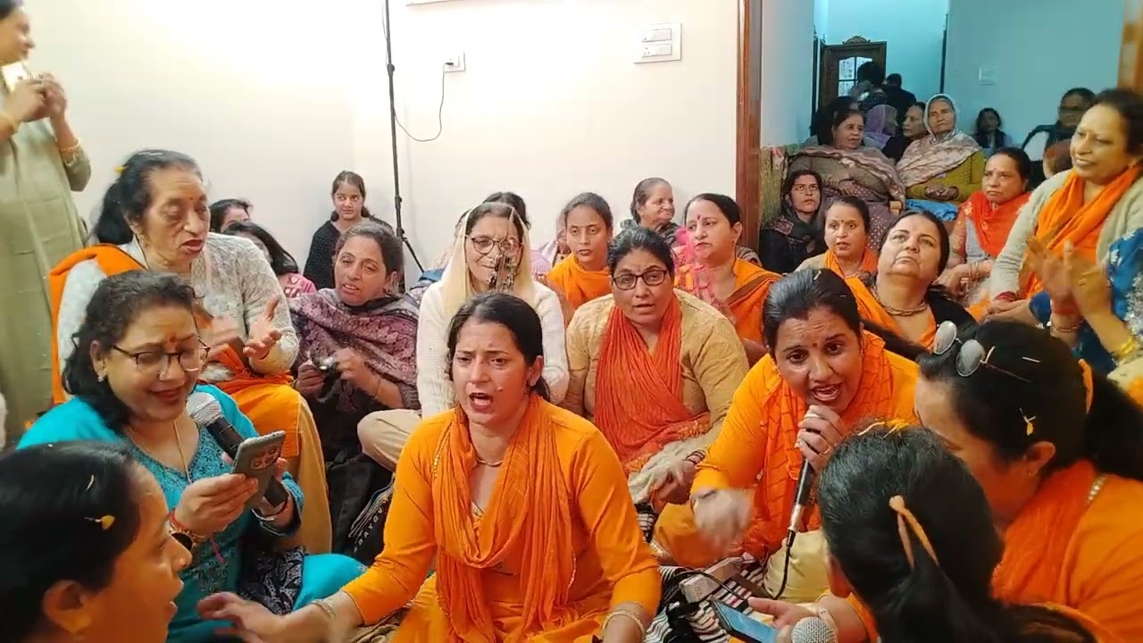 🙏🙏गोरा दा देखो लाडा़ चढ़ बैल ते आया 👏👏 बहुत ही प्यारा शिव भजन 💐💐 ऊं नम : शिवाय📿📿