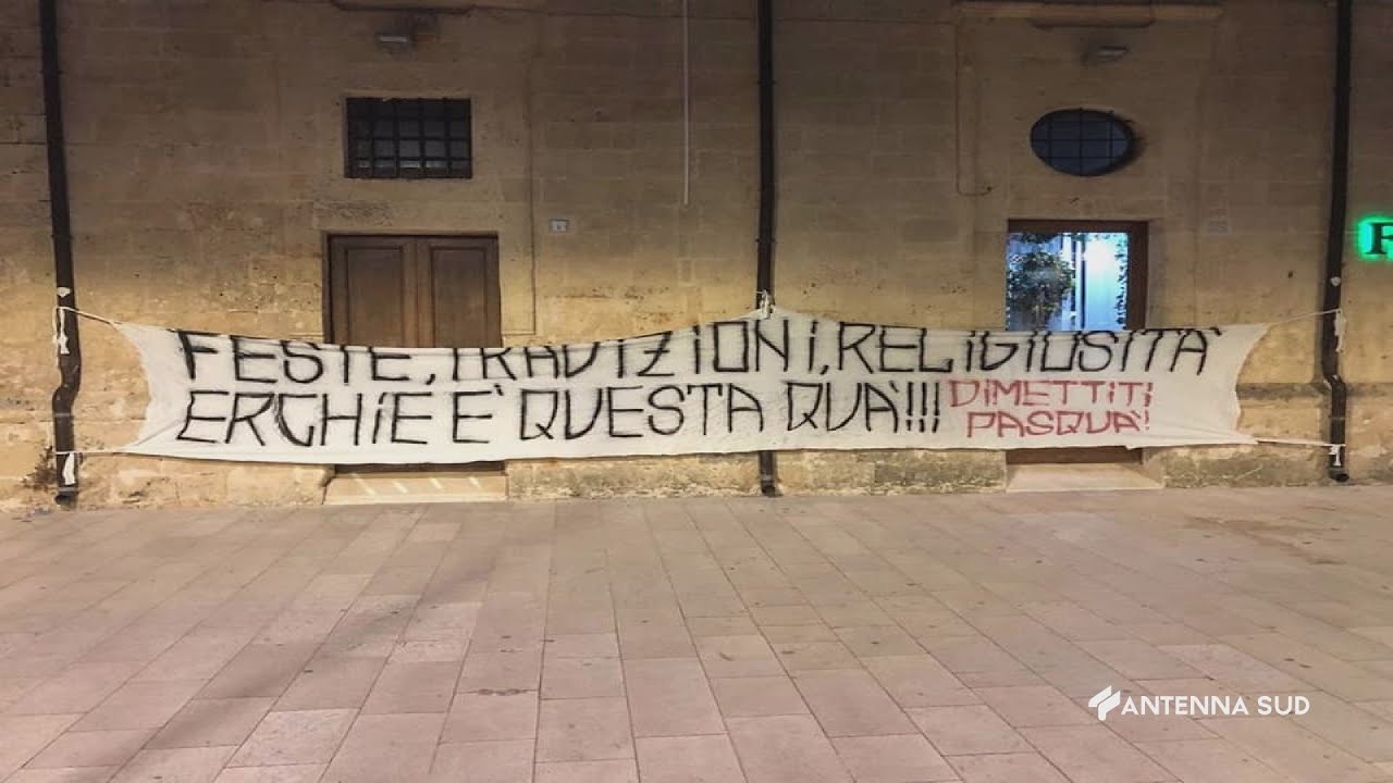 05 Giugno 2022   Erchie BR   Festa patronale, striscioni contro il sindaco