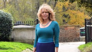 Natural Older Women 50 60 70 | Chic Outfits for Daily Life