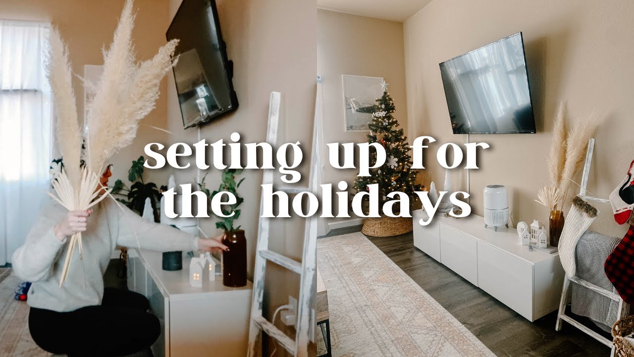 VLOGMAS DAY 1 | graphic design client call and decorating for christmas