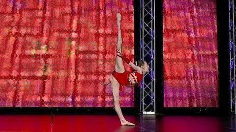Maddie Stone - Roxie Hart