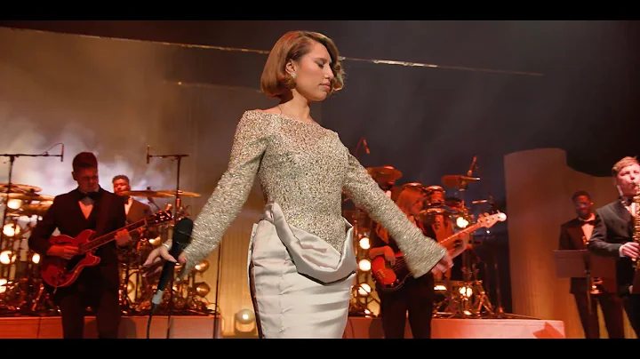 RAYE - Cry Me A River (Live at The Fashion Awards 2025)