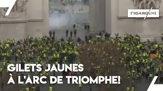 Ces «gilets jaunes» chantent la Marseillaise à l'Arc de Triomphe