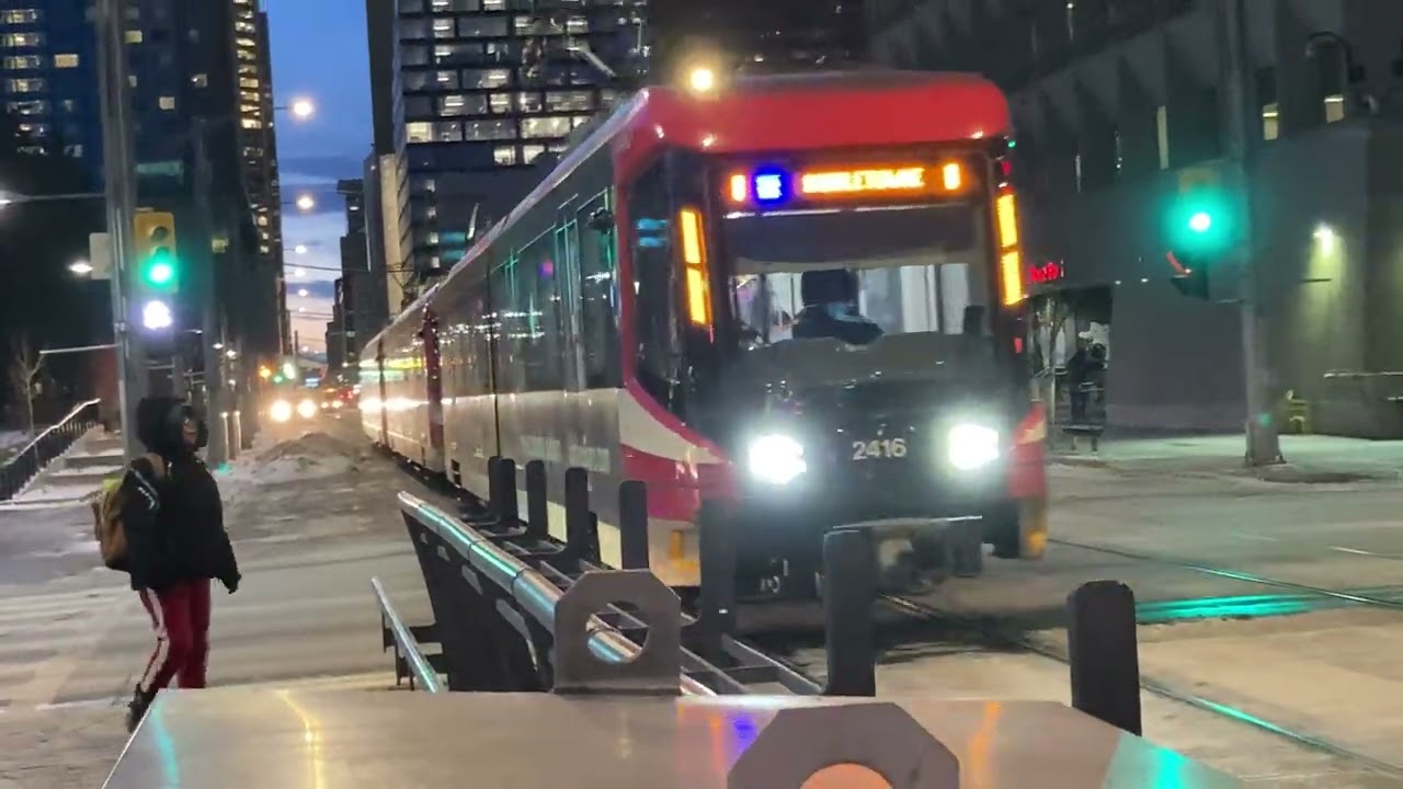 Siemens-Duewag U2 and Siemens S200 at City Hall station