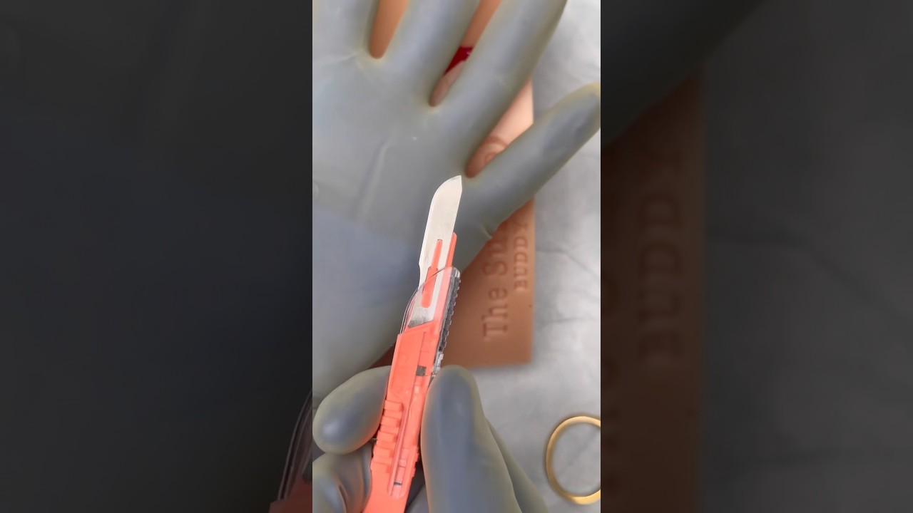 Are Surgical Gloves Stab-Proof? 😷 #goodtoknow #surgeonlife #funfacts #lifehacks #vet #medicine