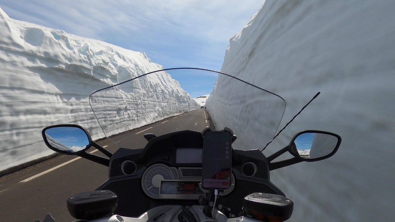 Scenic ride in Norway on a K1600GTL