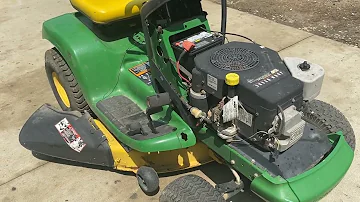 Kolik váží sekačka John Deere LT155?