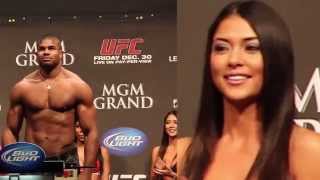 Arianny Celeste's Reaction to Alistair Overeem at UFC 141 Weigh-ins screenshot 1