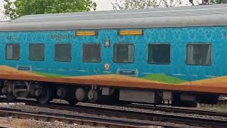 Train No 12503 Smvt Bengalur - Agtl Humsafar Express