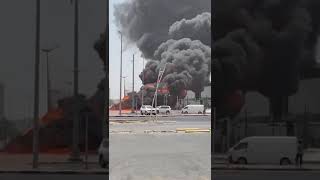 حادث إنقلاب شاحنة اليوم الجمعه الدمام بالقرب من دارين مول