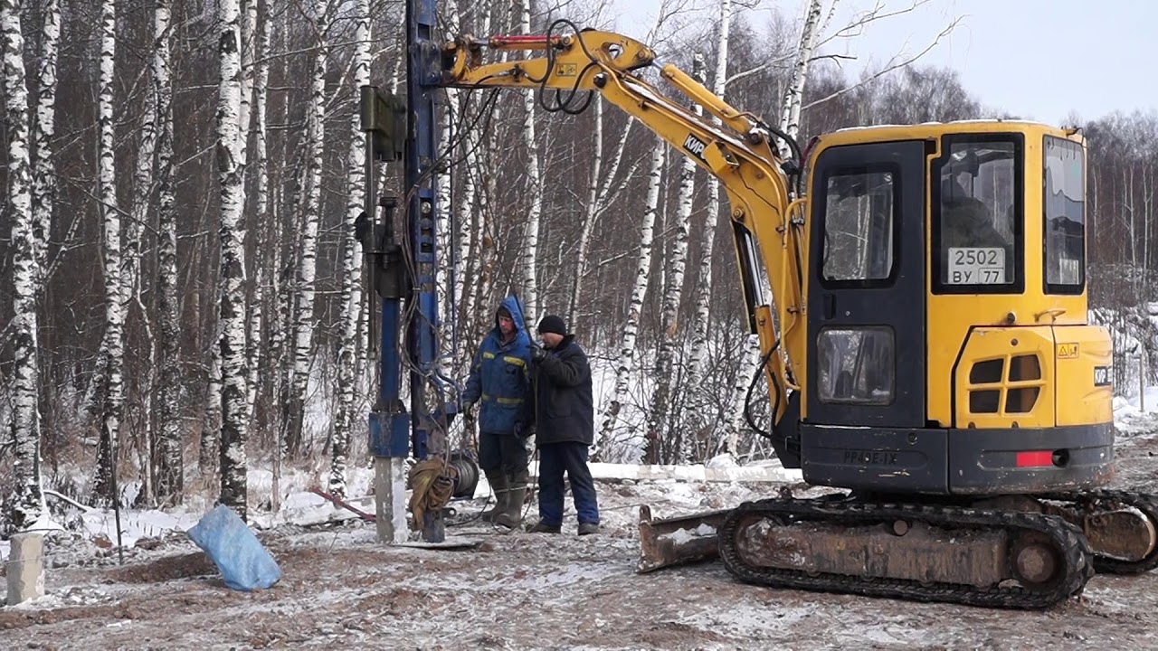 Установка бетонных свай - YouTube