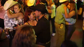 PÁSELE AL BAILE, CON LOS MEJORES BAILADORES AL CHAMPS !