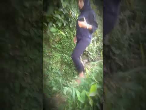 Gadis Cantik Selingkuh di Kebun