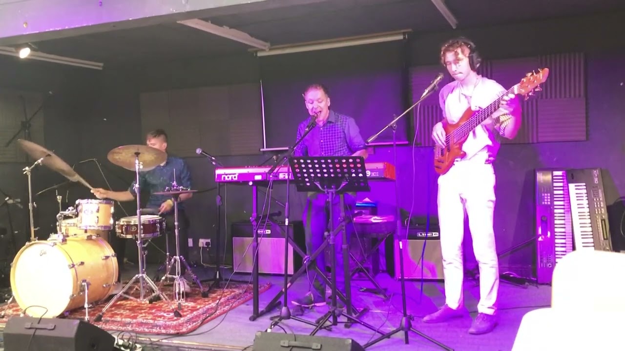 Kibroyde Perform Womack & Womack - Teardrops (2019)