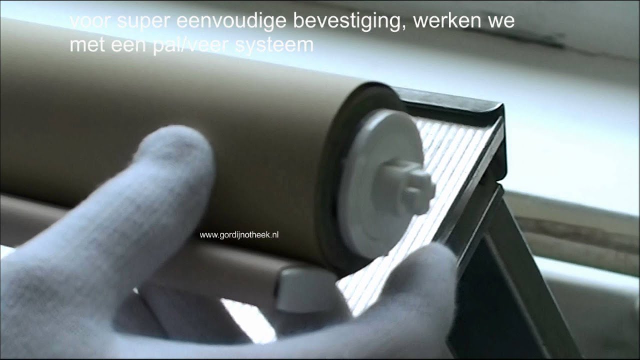Handleiding rolgordijn plaatsen, in beeld gebracht en aangeboden ...