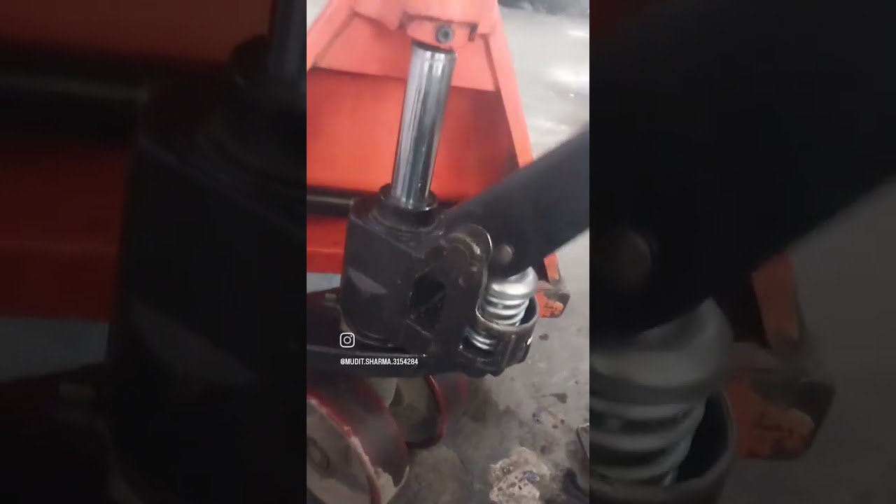 971799078 Repairing a hydraulic hand pallet truck. 