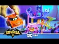 Batwheels en Español 🇪🇸 | ¡Lavadero de coches y lucha contra el crimen! | @DCKidsEspana