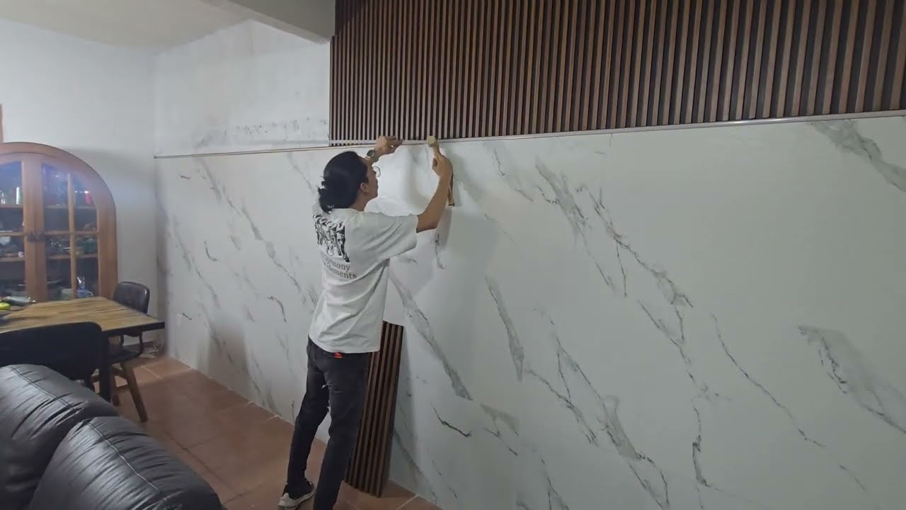 Instalando Lambrín Decorativo y Tira LED sobre muro. Decoración de ...