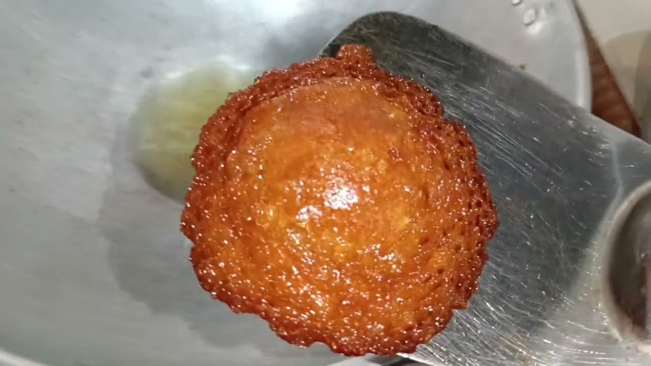 jajanan tradisional khas Padang ,kue pinyaram # kue cucur , cuma dua bahan