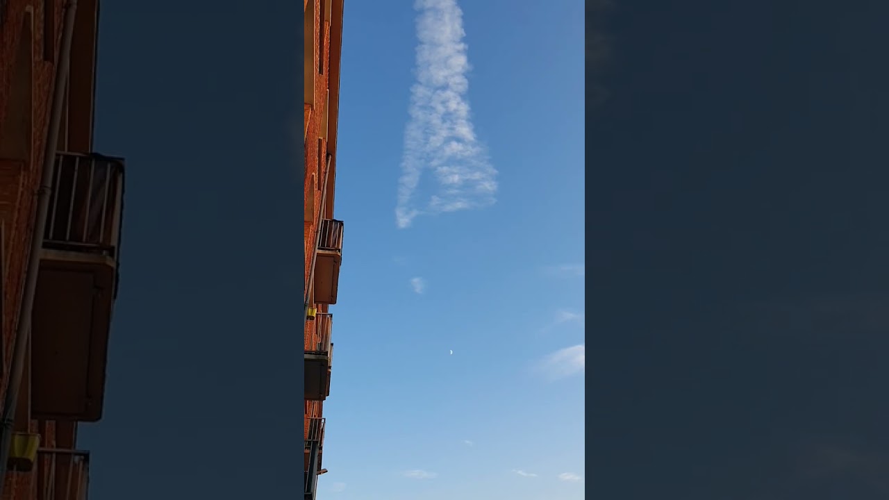 Effel tower of clouds