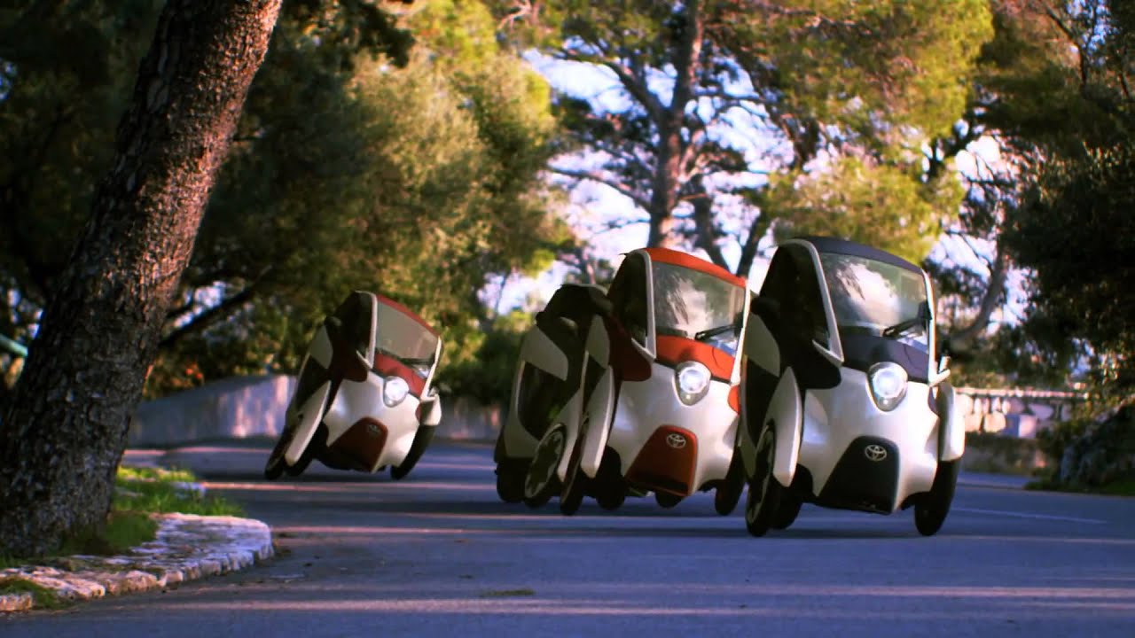 Концепт электрического трицикла Toyota i-Road.. Фото.