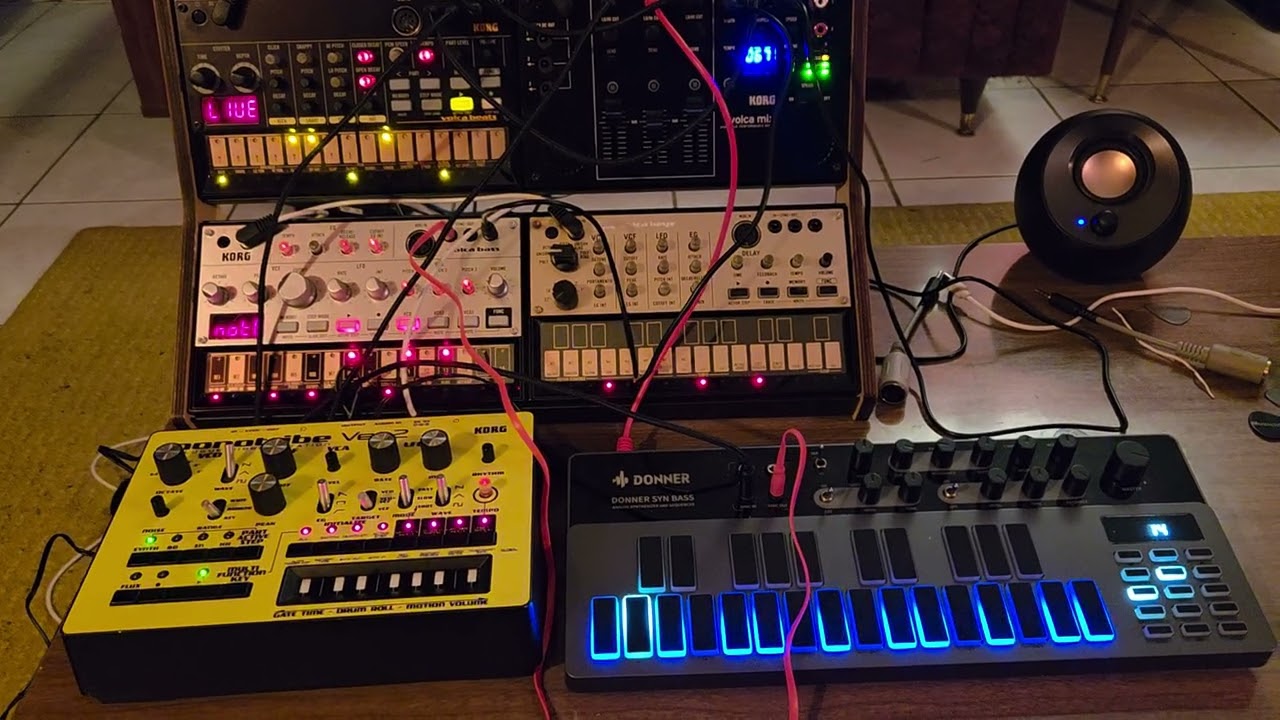Monotribe, Volca Bass and Beats, Donner B1