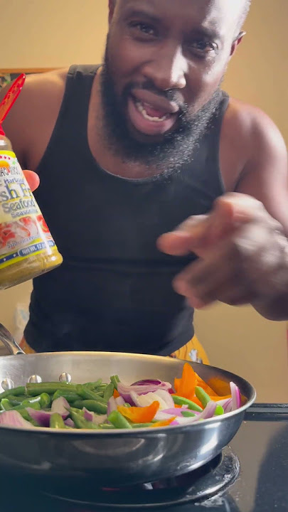 Easy yard style Curry Chicken. Served with Rice and veggies