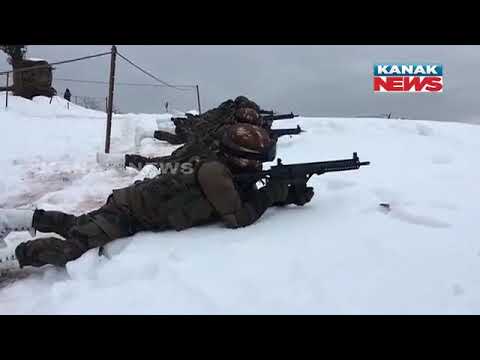 Jammu u0026 Kashmir | Indian Army Patrols In Heavy Snow At Higher Reaches In Poonch