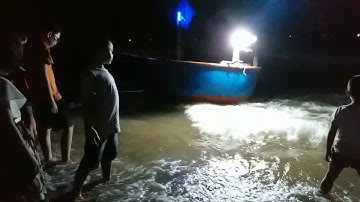 Bầu xem thuyền câu mực đêm ở biển Cửa Lò 07.2017