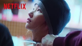 コンビニ強盗「金を出せ」通りすがりの女「先にこっちの会計いいですか」| バレリーナ | Netflix Japan